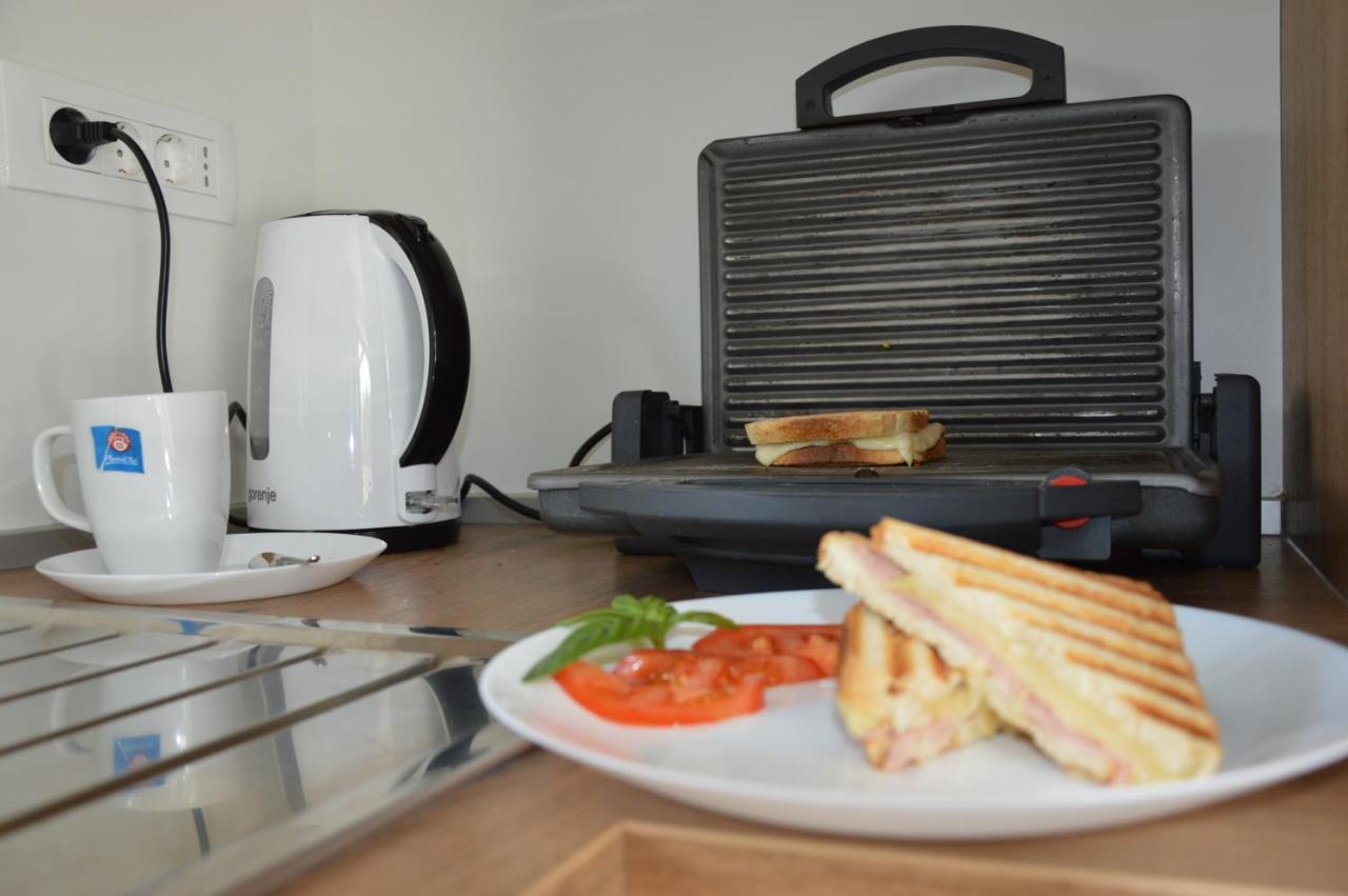 Zgornje Skofije Casa Miranda - Family Comfort In A Quiet Area, Near The Sea, With Bbq And Free Parking מראה חיצוני תמונה