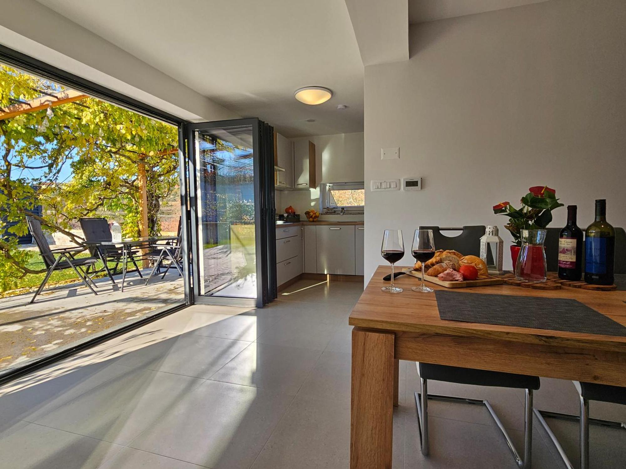 Zgornje Skofije Casa Miranda - Family Comfort In A Quiet Area, Near The Sea, With Bbq And Free Parking מראה חיצוני תמונה