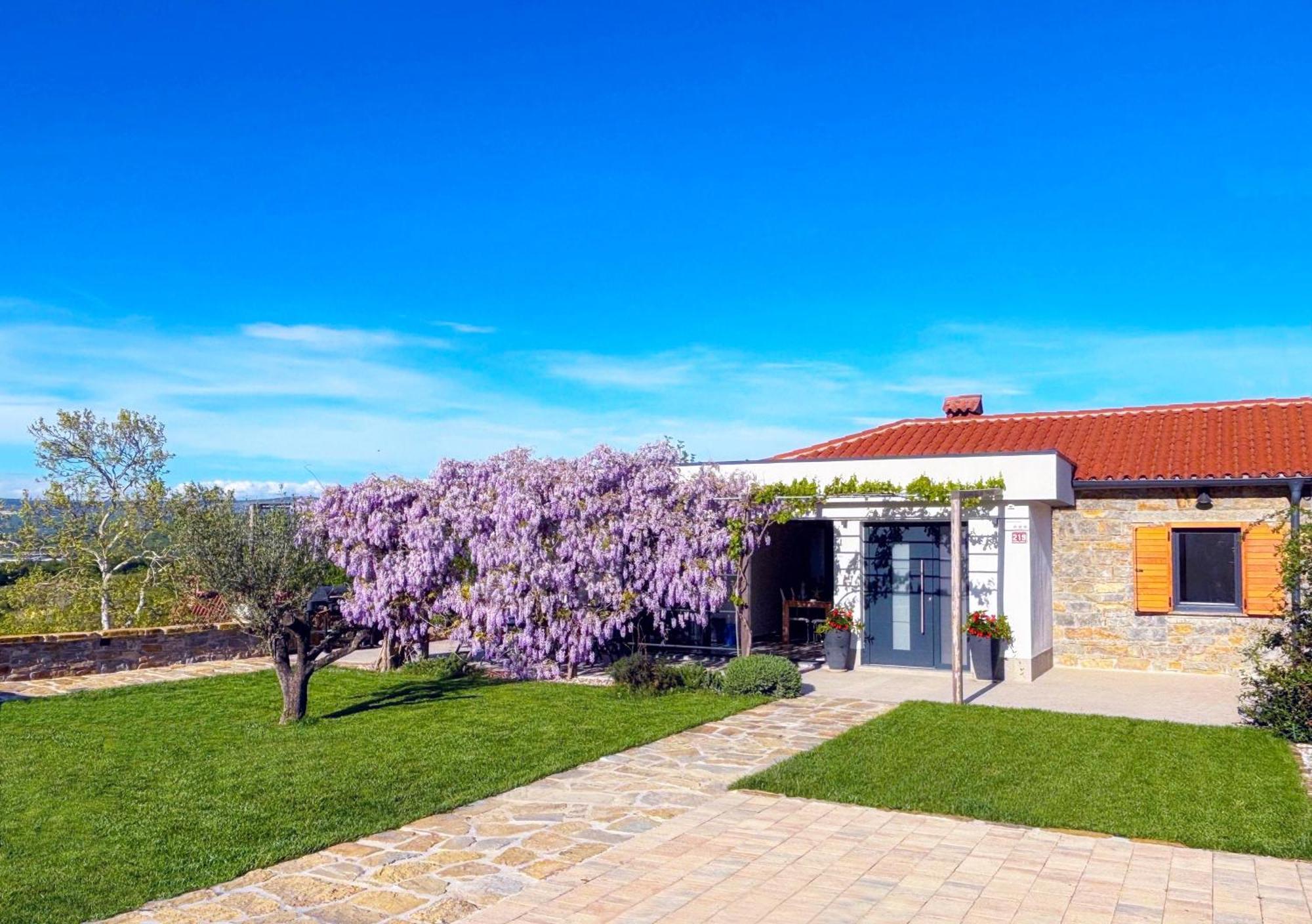 Zgornje Skofije Casa Miranda - Family Comfort In A Quiet Area, Near The Sea, With Bbq And Free Parking מראה חיצוני תמונה